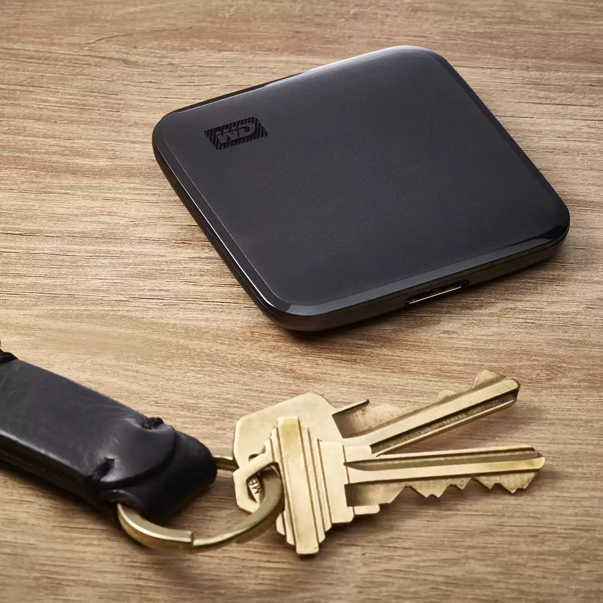 Wd elements se 2tb portable ssd disk v kompaktnem črnem ohišju